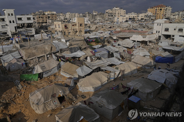 가자지구 난민촌. AP 연합뉴스